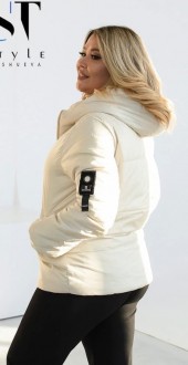 Жіноча коротка куртка з плащової тканини молочного кольору р.48/50 432360
