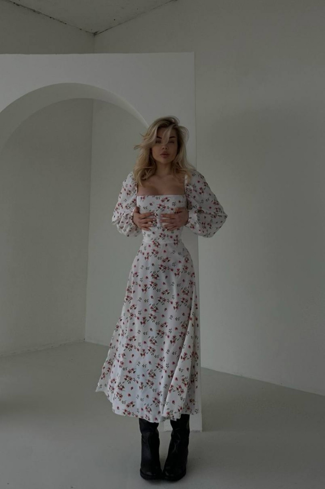 Жіноча сукня із софту колір білий р.46/48 451278
