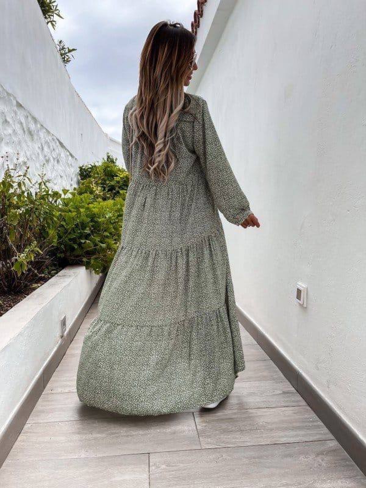 Жіноча довга сукня шовкова оливкового кольору розмір  р.52/54 407567