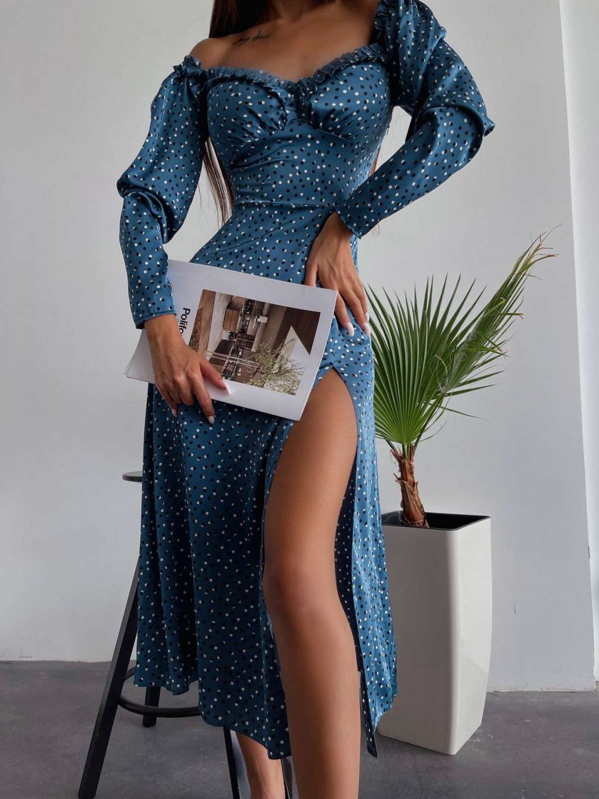 Жіноча весняна сукня з шовку синього кольору р.46 406535
