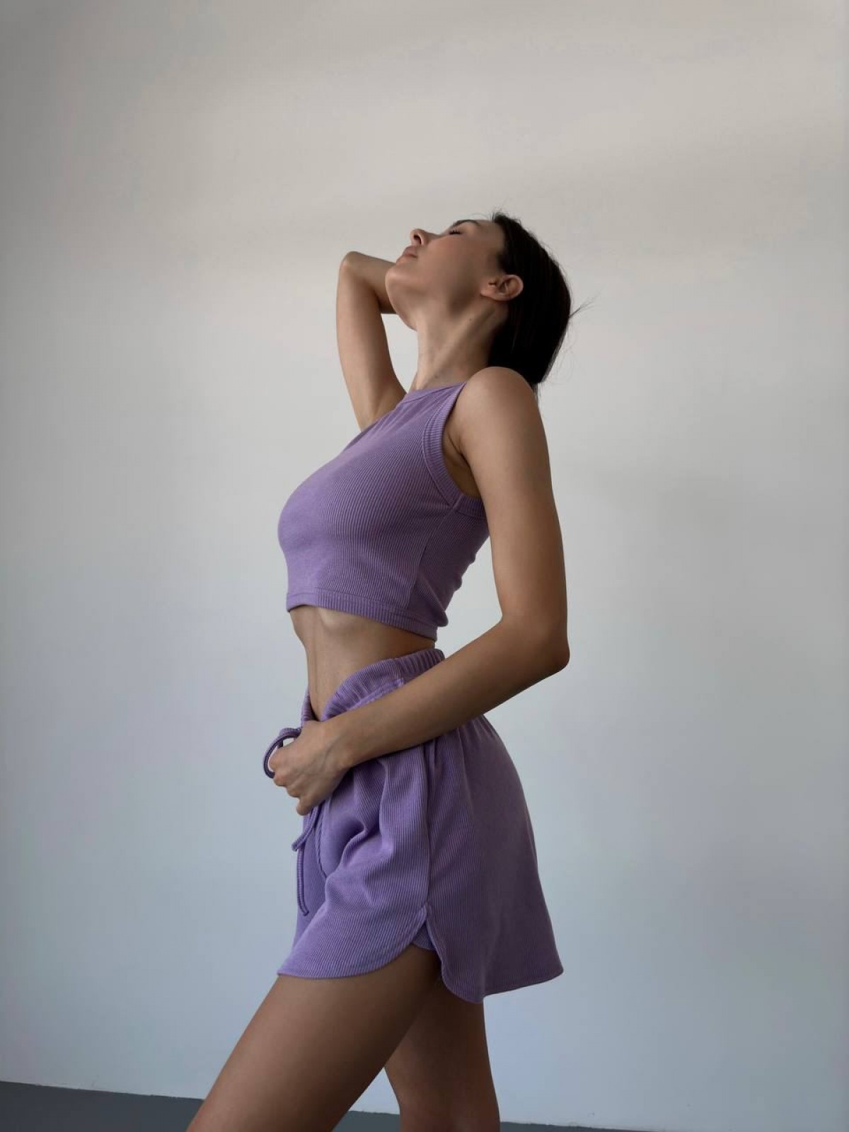 Жіночий костюм шорти та топ колір фіолетовий р.42 438278