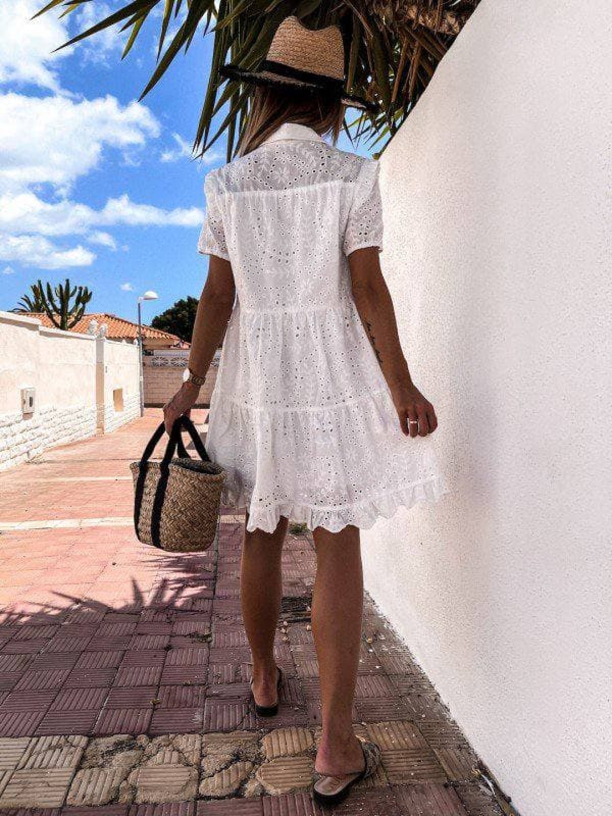 Жіноча сукня білого кольору з прошви на гудзиках розмір  46/50 305856