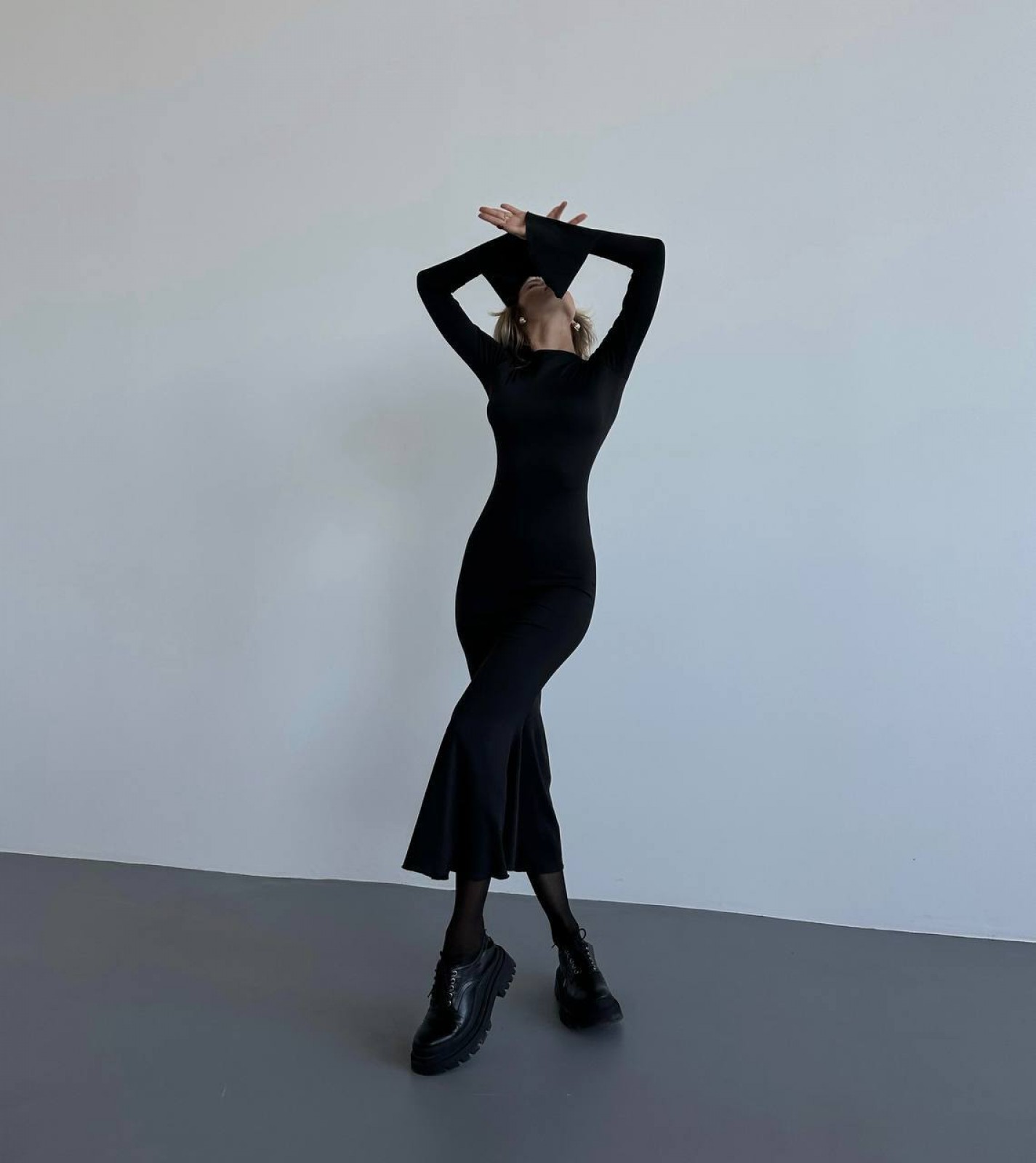 Жіноча сукня міді колір чорний р.42/44 448299