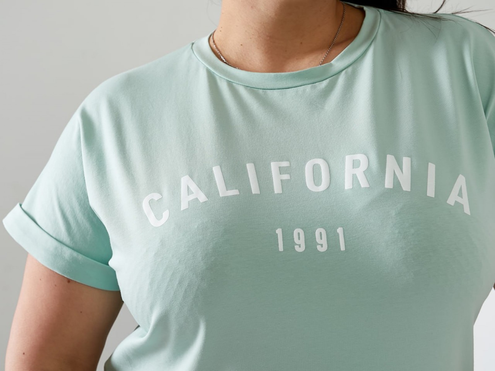 Жіноча футболка California колір м'ятний р.42/46 432427
