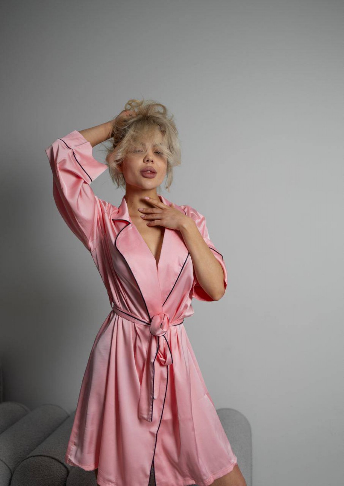 Жіночий шовковий халат колір рожевий р.42/48 453606