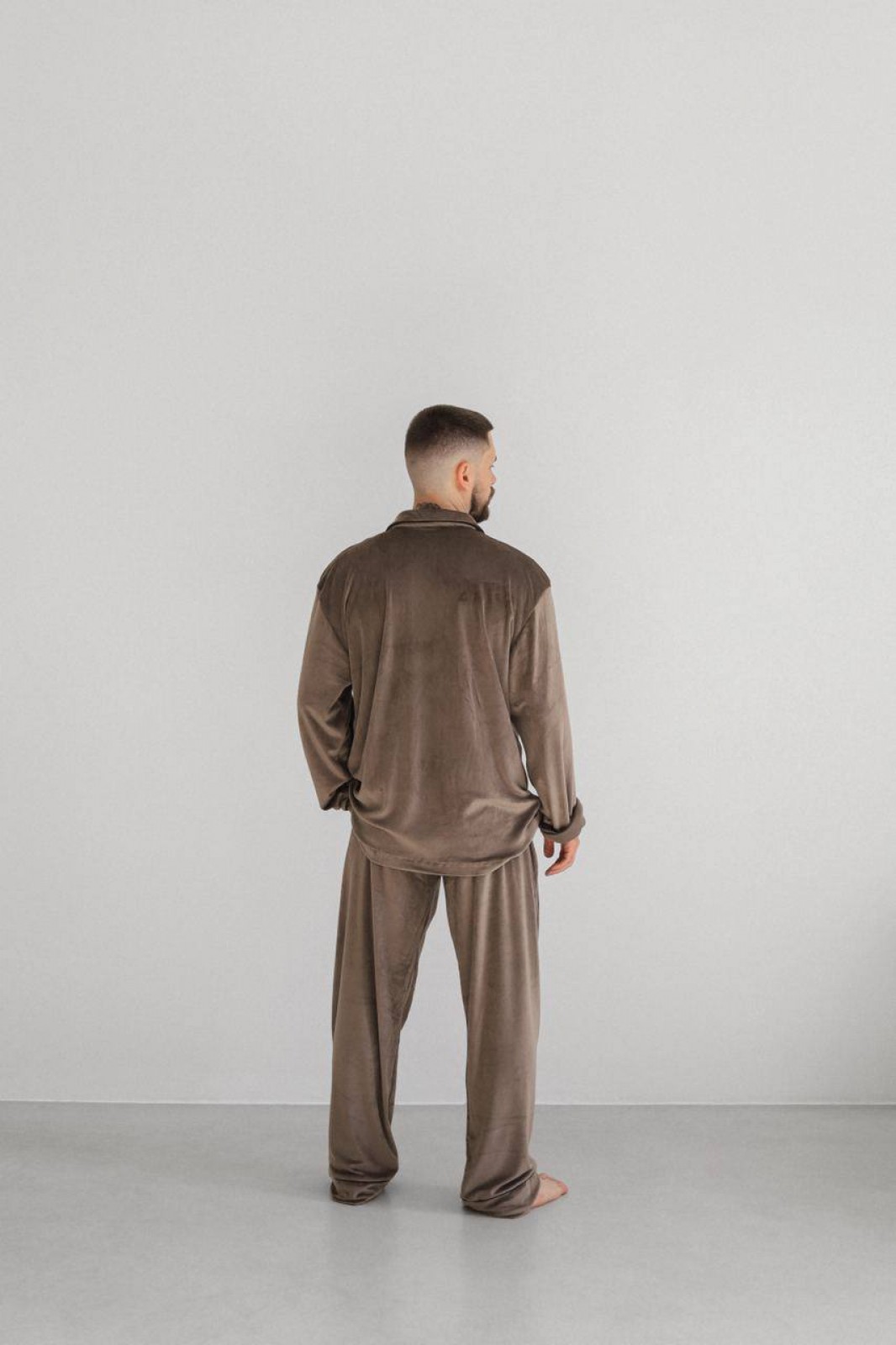 Чоловіча піжама з велюру колір коричневий р.M 449783