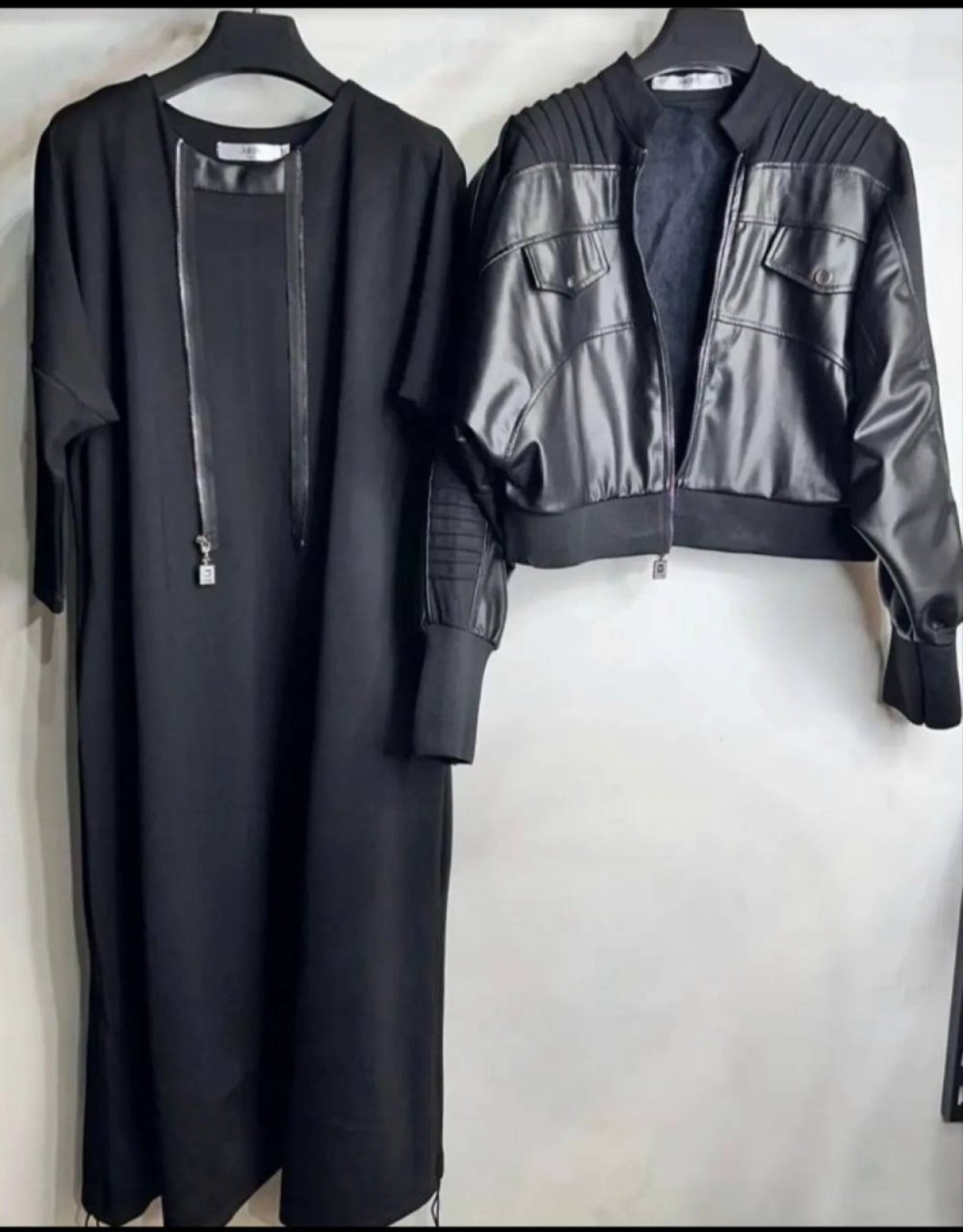 Жіночий костюм сукня та куртка колір чорний р.46/48 449975